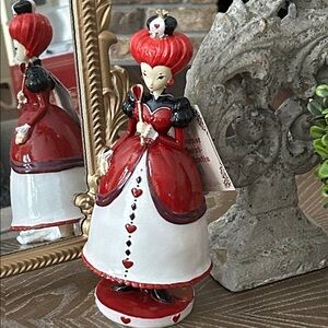 NEW! Vintage Inspired Queen of Hearts Wonderland Valentines Day Figurine
